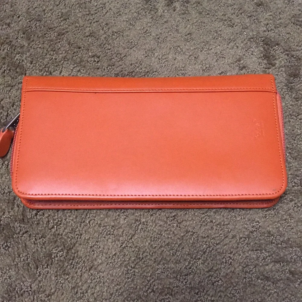 Clava leather Wallet clutch genuine leather burnt orange EUC lots of pockets